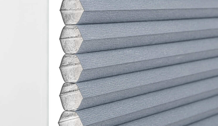 Plissé alvéolaire gris pour fenêtre