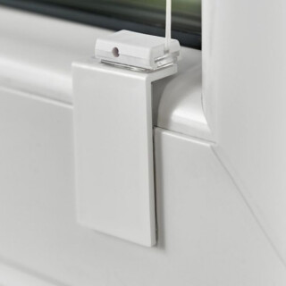 Self-adhesive bracket set for pleated blinds